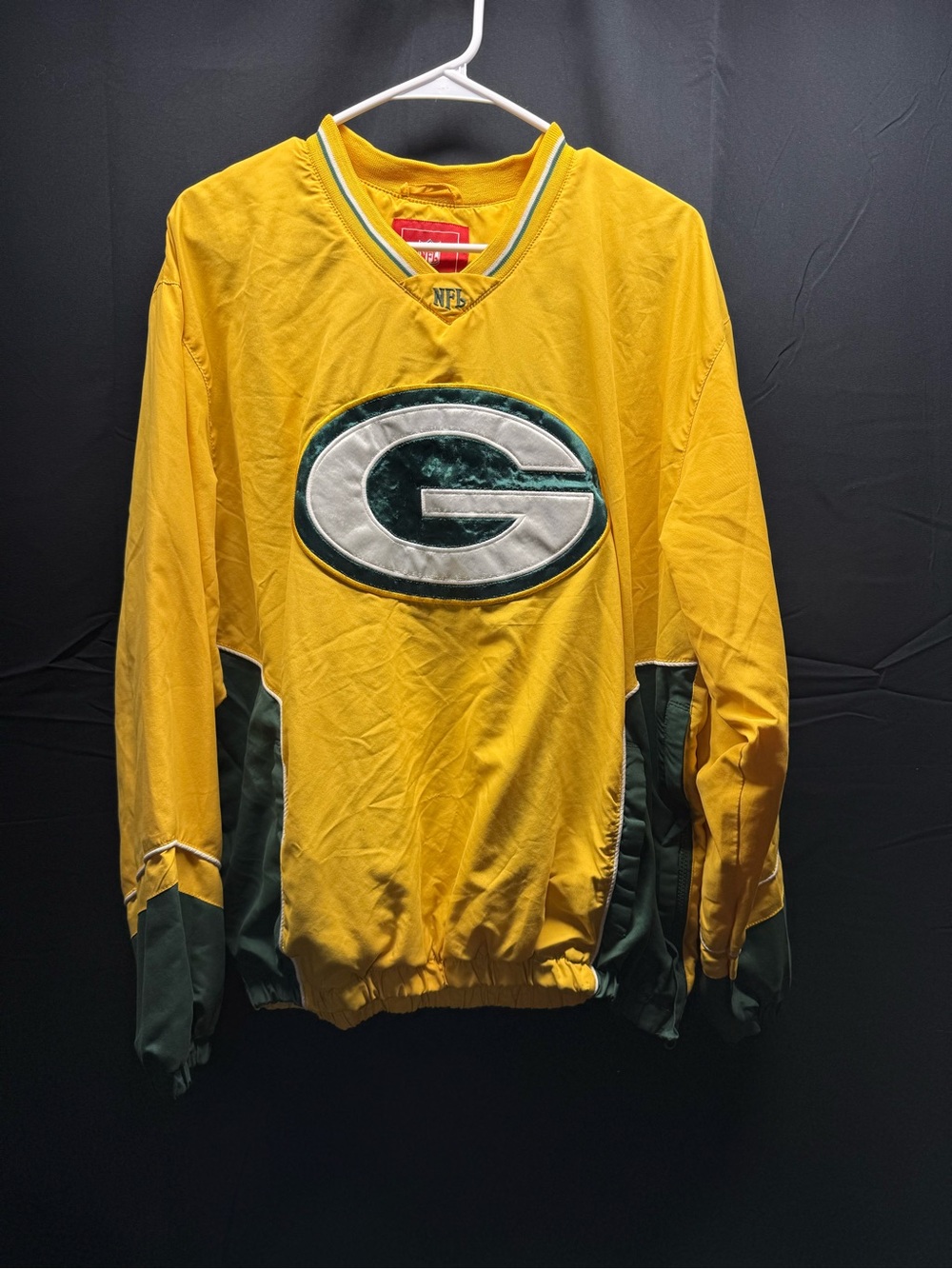 NFL Green Bay Packers Yellow V-Neck Pullover Sz Lg (7ac)